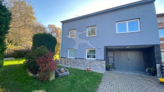 Exkluzivně - Prodej velkého RD 4+1 a 2+1, 232 m2, pozemek 917 m2, Týnec nad Sázavou, okres Benešov