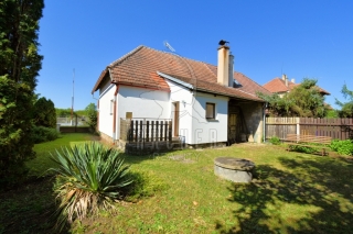 Prodej RD 2+kk s podkrovím, zastavěná plocha 60 m2, na pozemku 418 m2, Sadská, ul. Lázeňská