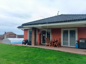 Prodej RD/T, 136 m2 na pozemku 772 m2, Struhařov, okr. Benešov