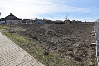 Prodej stavebního pozemku 1 290 m2, vodovod, kanalizace, elektřina, Měšice (okres Praha-východ)