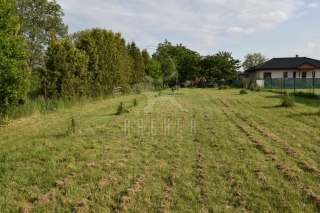 Exkluzivně - Prodej stavebního pozemku 698 m2, včetně inženýrských sítí, Úžice (okres Mělník)