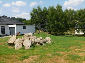 Exkluzivně - Prodej pozemku 958 m2, vodovod, kanalizace, plyn, elektřina, optický kabel, Mirošovice