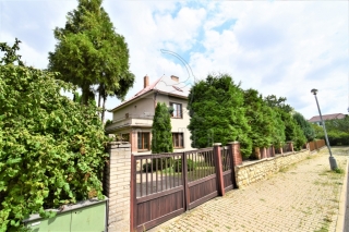 Exkluzivně - Prodej krásné prvorepublikové vily 260 m2, pozemek 671 m2, Mělník, ul. Sadová