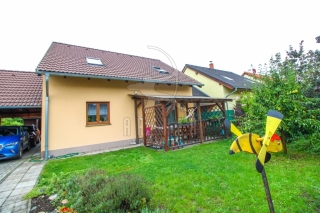 Prodej RD/T 5+kk, 159 m2, pozemek 327 m2, Postřižín (okres Mělník), ul. Sluneční