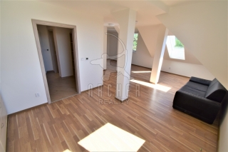 Pronájem luxusního bytu 2+kk, OV, 69 m2, Říčany - Radošovice ( Praha-východ)