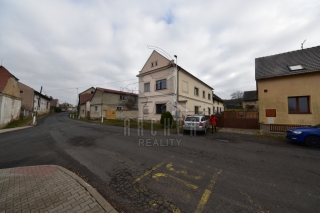 Prodej RD 5+2/G/S,T 283 m2, stodola 208 m2, pozemek 1591 m2, Kozly u Loun,Ústecký kraj,